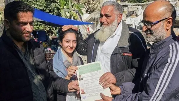 “Couldn’t sleep all night”: Hindu neighbour gifts land to Jammu journalist after bulldozer action