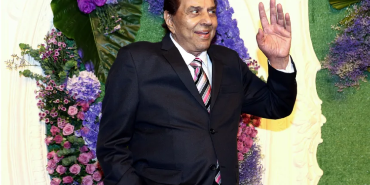 Amit Shah remembers Dharmendra’s legacy, calls his death an ‘irreplaceable loss’