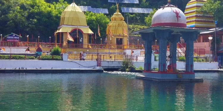 Experts advise against overfeeding after fishes die in Martand sun temple