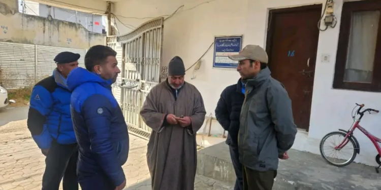 Police take action against unregistered homestays, guest houses in Humhama