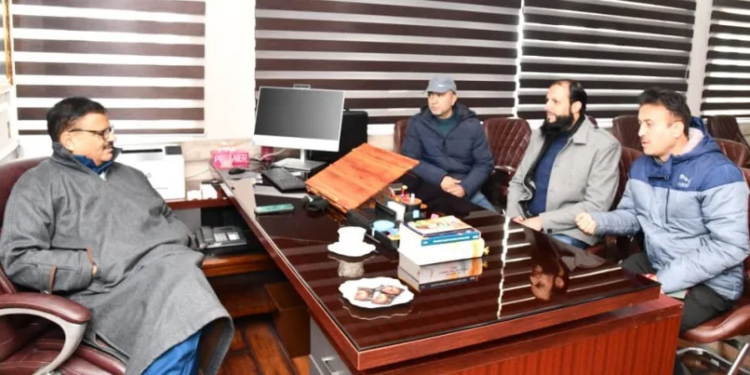 Deputations call on Minister Javed Rana