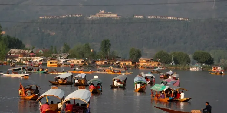 Tourism rebounds in Kashmir