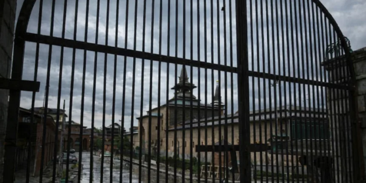 Shab-e-Barat Observance Prevented at Jama Masjid Srinagar, Mirwaiz Placed Under House Arrest
