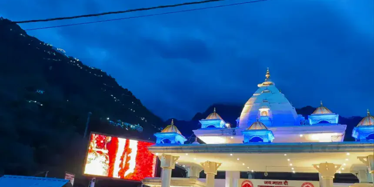 Jammu and Kashmir: Over 30,000 devotees proceed to Vaishno Devi shrine amid Navratri Surge