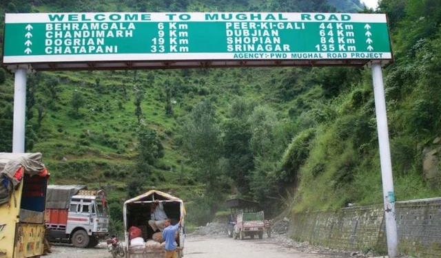 Mughal Road reopens for light vehicles after three days