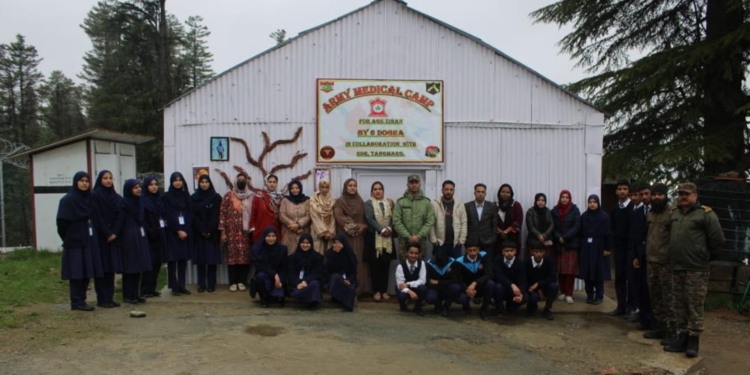 Army, Civil Authorities Join Hands to Provide Medical Care to Over 650 Students in North Kashmir