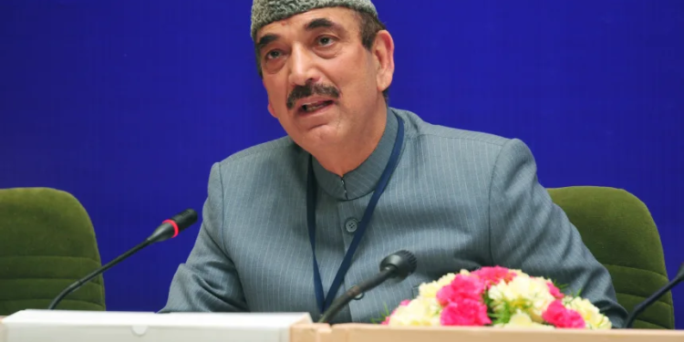 Azad greets People on Jumat-ul-Vida, Prays for Peace and Brotherhood