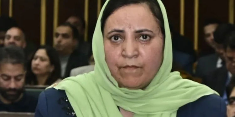 Sakina Itoo Announces Reopening of Schools in Parts of Kashmir; Decision on Srinagar, Budgam by Evening