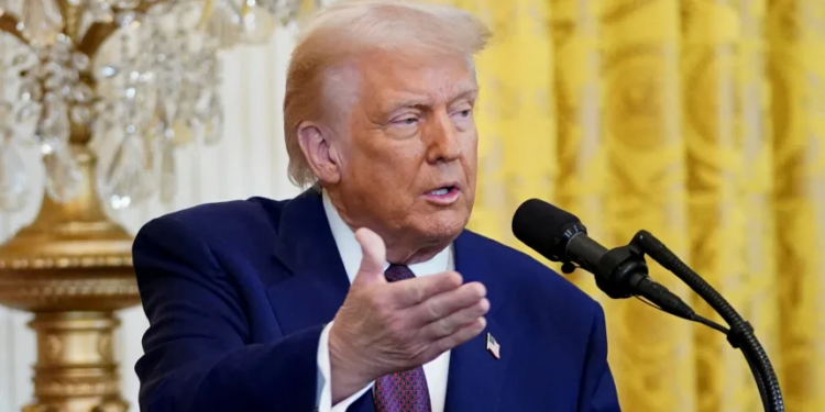 Trump warns Iran against attempting to block Strait of Hormuz and disrupting global oil supply