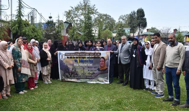 Sakeena Itoo Launches Plantation Drive in Colleges Across J&K