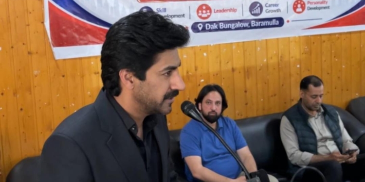 DC Baramulla inaugurates 3-day job fair training programme