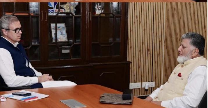 CM OMAR ABDULLAH DISCUSSES KEY DEVELOPMENTAL ISSUES WITH PUBLIC REPRESENTATIVES