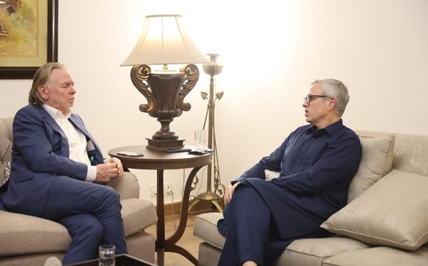 Australian envoy calls on CM Omar