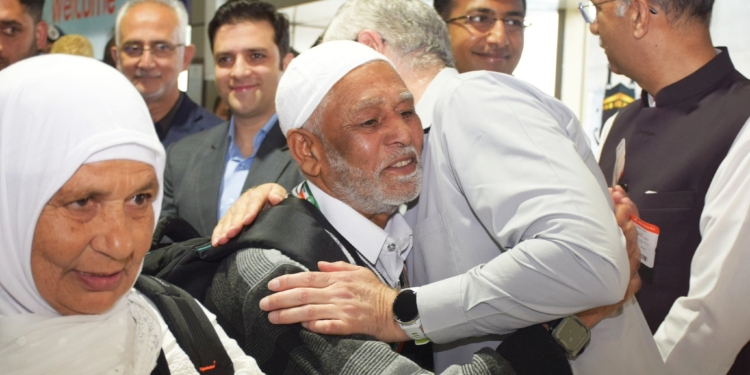 First batch of 431 Haj pilgrims leaves from J-K; CM sees them off at airport