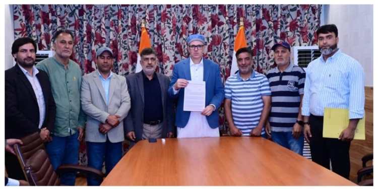 J&K Solar Association meets CM Omar Abdullah, Minister Satish Sharma