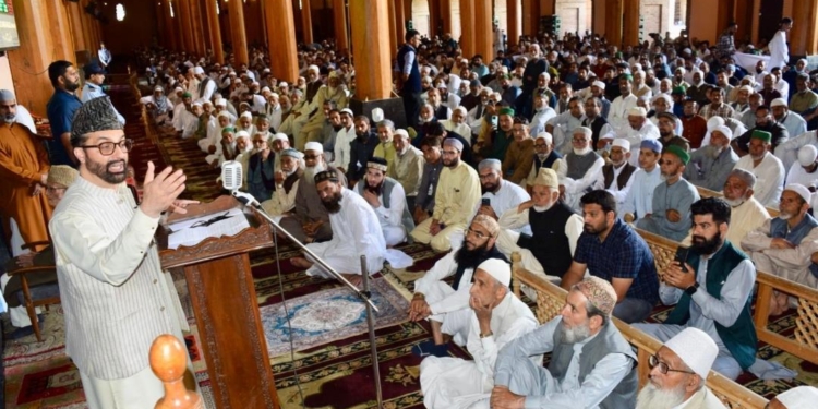 Mirwaiz Raises Concern Over Growing Normalisation of Restrictions on Religious Rights