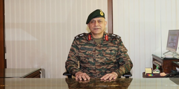 Lt Gen Balbir Singh assumes command of Chinar Corps