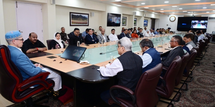 CM Omar Chairs Key Meeting After Civil Secretariat Reopens in Srinagar
