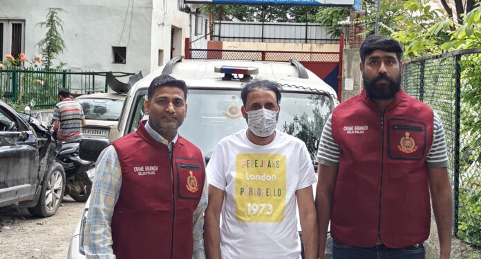 Delhi Police Nabs Man In Apple Consignment Fraud Case After 10-Year Hunt In Kashmir