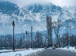 SSG Road Reopens for Two-Way Traffic After Snow Clearance Operation