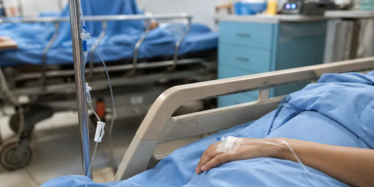 Man Dies, Seven Hospitalised After Suspected Food Poisoning from Wild Vegetable in Jammu Kashmir
