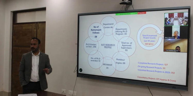 IUST holds RAC meeting, discusses measures to strengthen research ecosystem