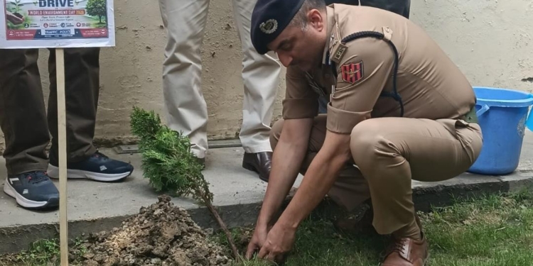 Traffic Police J&K launches major plantation drive on World Environment Day