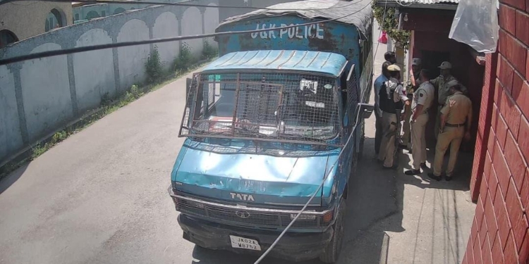 Mirwaiz placed under house arrest, barred from Bemina address