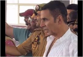 Bollywood Actor Akshay Kumar Offers Prayers At Shri Mata Vaishno Devi Shrine