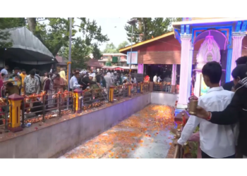 Thousands converge at Tulmulla Shrine to participate in Kheer Bhawani Mela