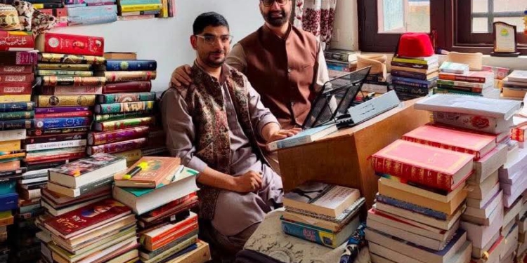 Mirwaiz Offers Condolences to Amir Wani,Commends His Courageous Pursuit of Justice and Equal Opportunity