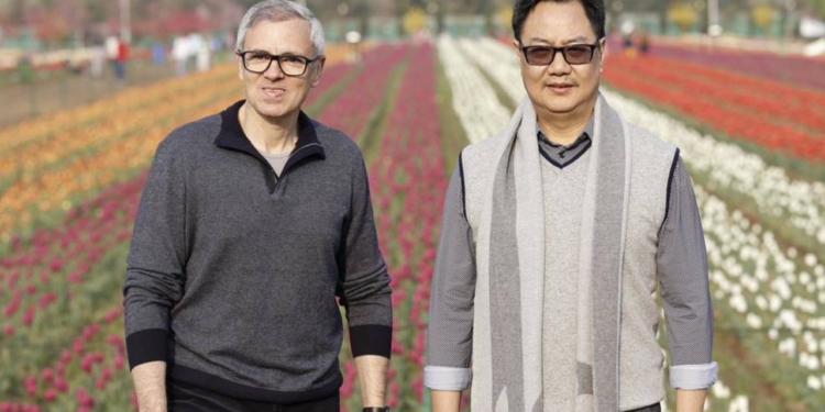 Rijiju Hails Omar Abdullah as “Sensible Leader” in Rare Cross-Party Praise