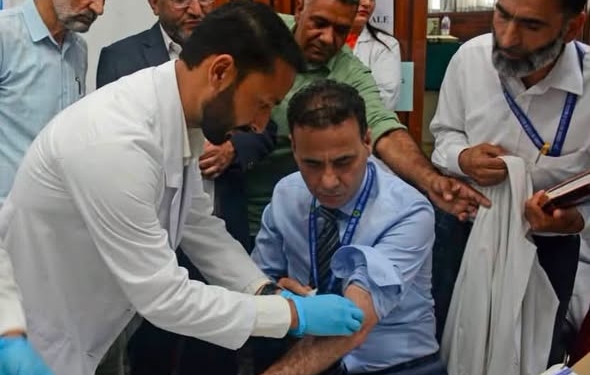 SKIMS Marks Doctors’ Day with Free Health Screening Camp for Healthcare Workers