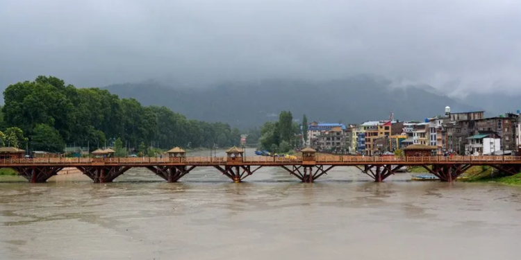 Jhelum Water Levels Recede Below Warning Mark Across South, Central Kashmir