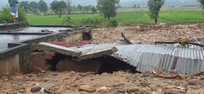 Land subsidence hits highway in Udhampur, seven shops damaged