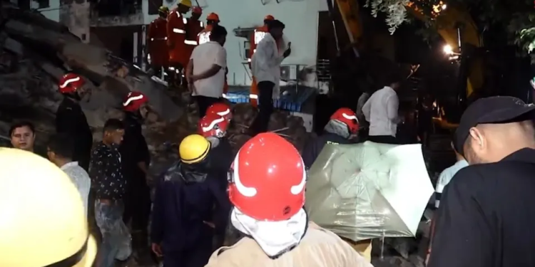 Delhi building collapse : Death toll climbs to three, rescue operation ends