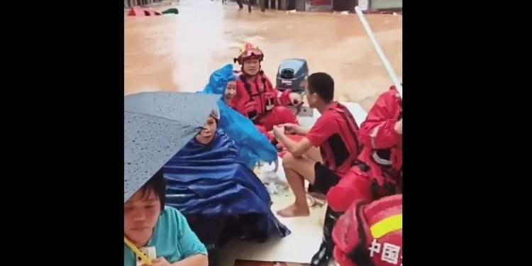 Flooding in southern China has killed 39 people