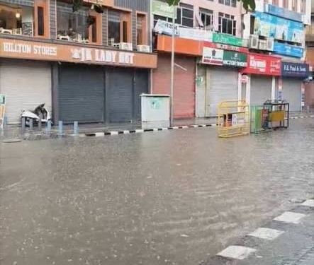 Rainfall exceeds Srinagar’s drainage capacity, 60 waterlogging hotspots identified : SMC Commissioner
