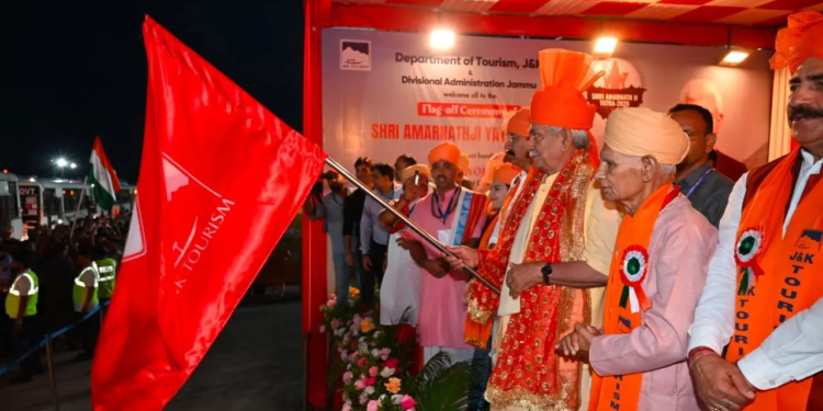 LG Sinha flags off first batch of pilgrims to holy abode of Baba Barfani