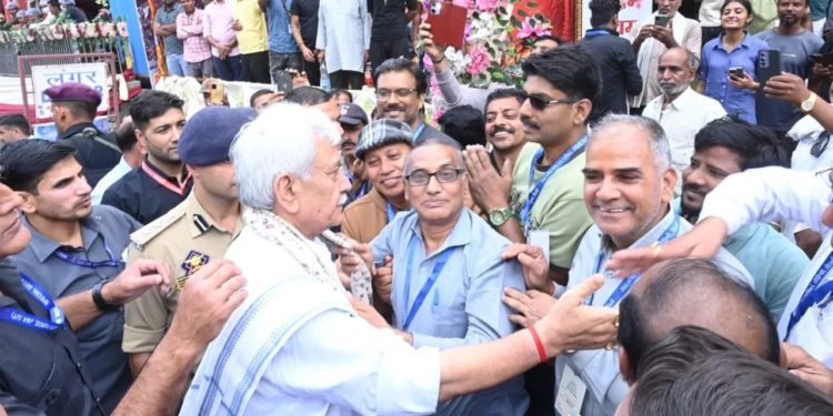 LG Sinha reviews arrangements for pilgrims at Baltal Base Camp