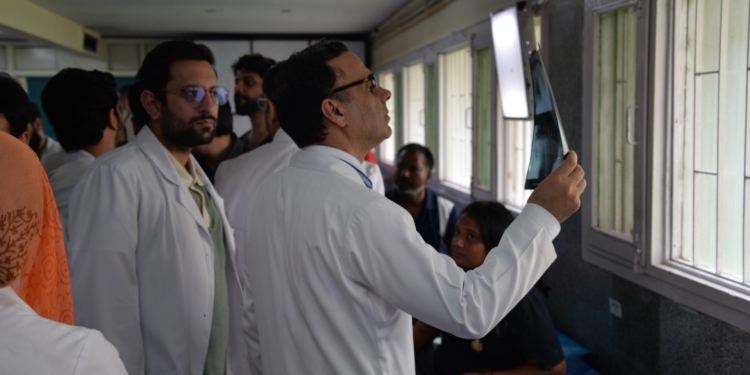 Director SKIMS Monitors Treatment Facilities for Injured Shri Amarnath Ji Yatra Pilgrims