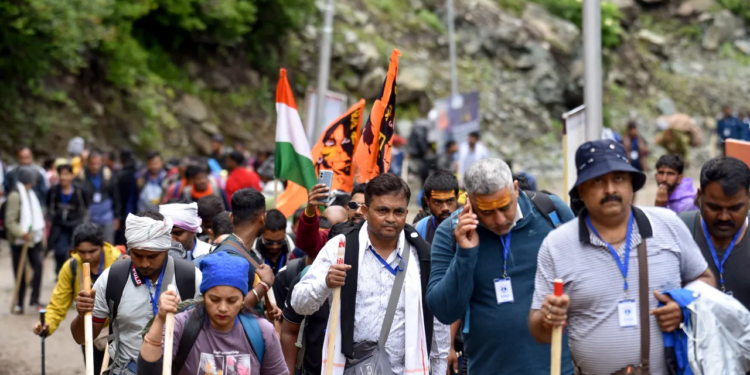 Fresh batch of 6,251 pilgrims leaves Jammu for Amarnath Yatra