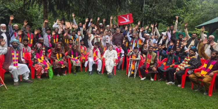 Dozens of PDP, Congress, BJP and AAP Workers from Gool-Sangaldan Join National Conference in Banihal