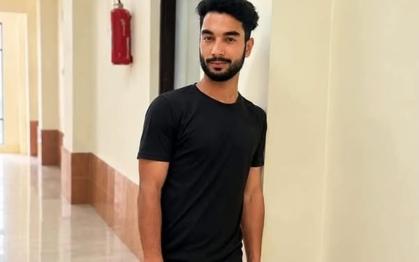 Five Foot Surgeries Couldn’t Stop Kulgam Cricketer Shakoor Ganie; Earns ₹2.75 Lakh Bid in IPCL 2026