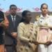 CM Omar congratulates two Kani Shawl artisans for bagging National Handloom Award