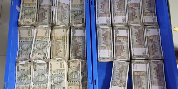 CISF detects Rs 68.53 lakh unaccounted cash at Delhi Airport