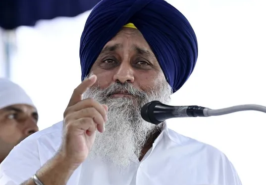 Sukhbir Singh Badal injured in ‘kirpan’ attack in Nanded; one held