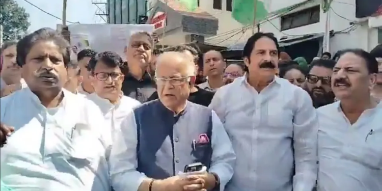 JKPCC chief leads anti-BJP protest in Jammu over poster linking Gandhi, Akhilesh with militancy