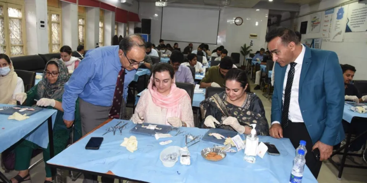 GMC Srinagar holds workshop on basics of surgical fundamentals