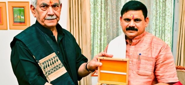 Union Minister for Coal and Mines calls on Lt Guv Manoj Sinha